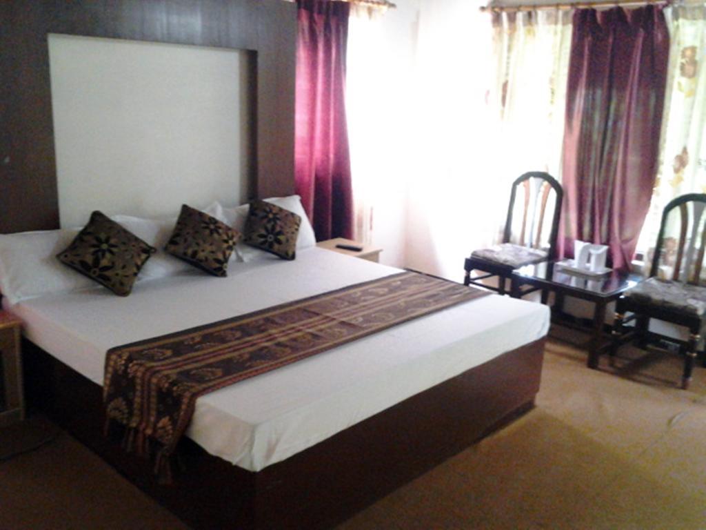 Hotel Arsh International Nainital Eksteriør billede