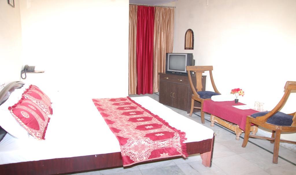Hotel Arsh International Nainital Værelse billede