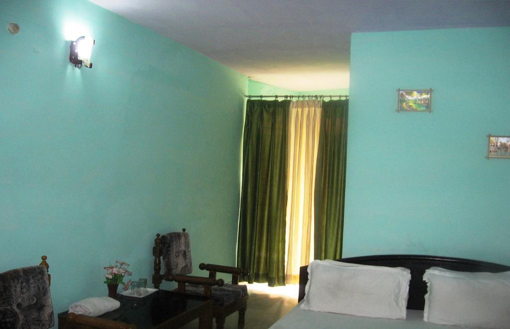 Hotel Arsh International Nainital Værelse billede