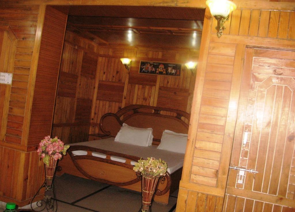 Hotel Arsh International Nainital Eksteriør billede